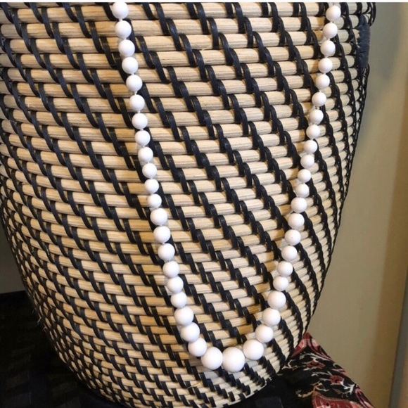 SOLD Vintage Bead Necklace - Picture 4 of 6